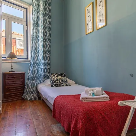 Lovelystay - Bright Chiado Flat * Lisboa